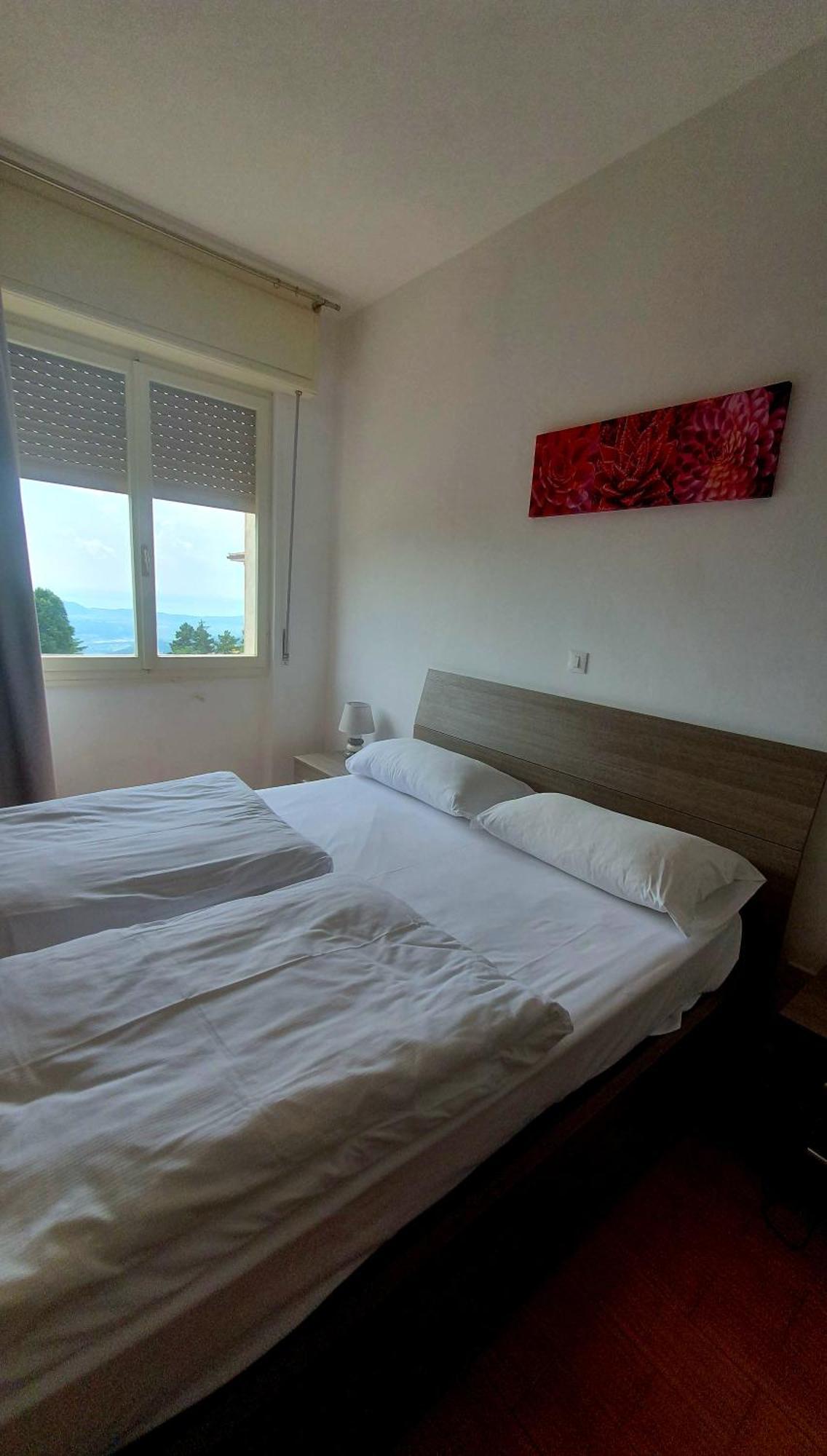 Hotel Serena Spiazzi Di Caprino Exterior photo