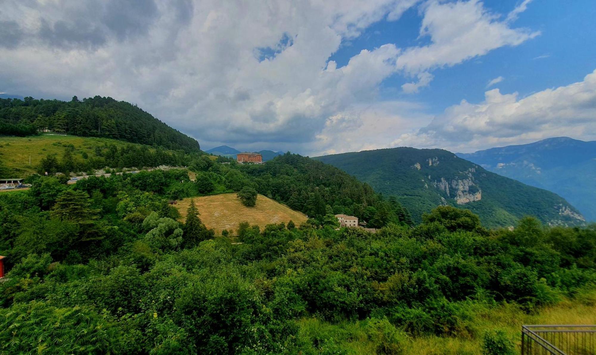 Hotel Serena Spiazzi Di Caprino Exterior photo
